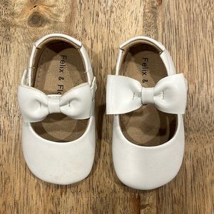 Infant dress shoes